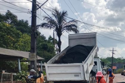 Prefeitura de Manaus amplia recuperação viária na comunidade Galileia e melhora acesso no ramal Pau-Rosa