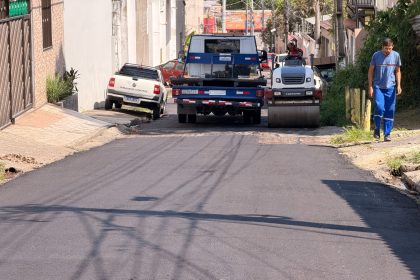 Prefeitura de Manaus recupera pavimento da rua Nova Brasília e melhora trafegabilidade no Japiim