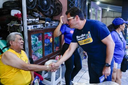 Marcellus Campêlo recebe apoio de comerciantes e moradores durante caminhada no bairro Alvorada I