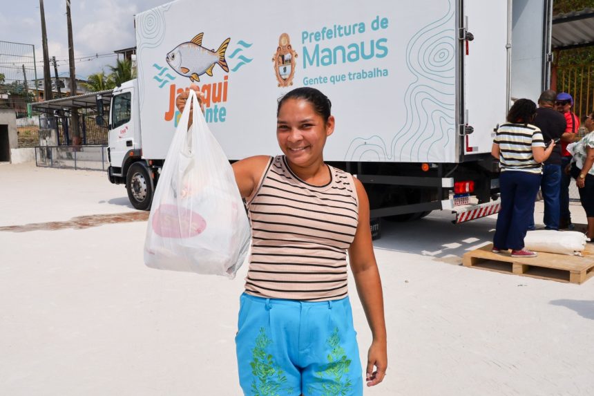Programa Jaraqui da Gente distribui 16 toneladas de peixes a mais de 3 mil famílias em Manaus