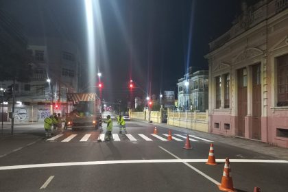 Prefeitura de Manaus reforça sinalização de trânsito em três zonas para orientar condutores e pedestres