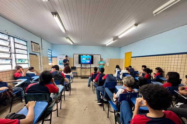 Procon Manaus promove educação sobre direitos do consumidor na escola Abílio Nery na zona Norte de Manaus