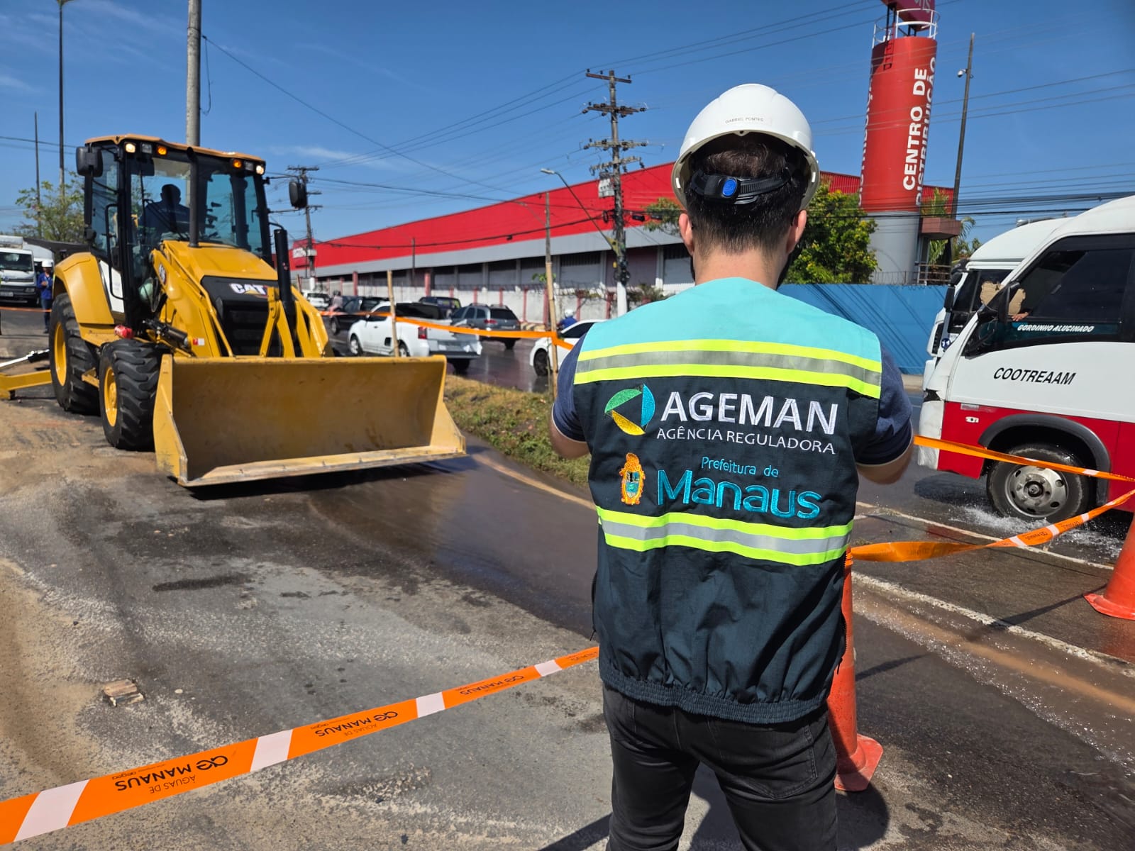 Rompimento de adutora em Manaus afeta abastecimento na zona Centro-Sul e mobiliza Ageman a fiscalizar