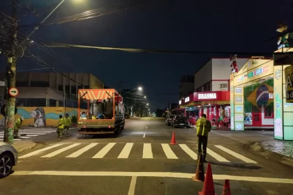 Prefeitura de Manaus intensifica revitalização da sinalização viária em várias zonas da cidade durante Semana Nacional de Trânsito