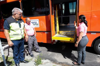 Transporte gratuito porta a porta em Manaus leva 32 eleitores com deficiência às urnas em 4/10