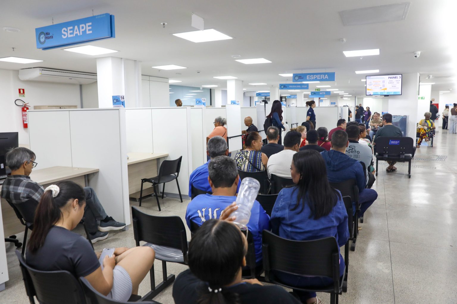 Unidades Na Hora no DF reúnem serviços públicos, bancários e apoio a empreendedores em oito locais