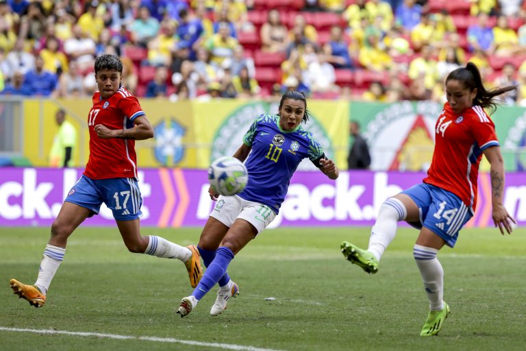 Congresso aprova leis que viabilizam a Copa do Mundo de Futebol Feminino no Brasil e discute incentivos ao futebol feminino
