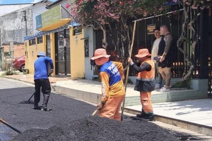 Prefeitura de Manaus conclui manutenção asfáltica na rua Aracatu e melhora trafegabilidade na zona Norte