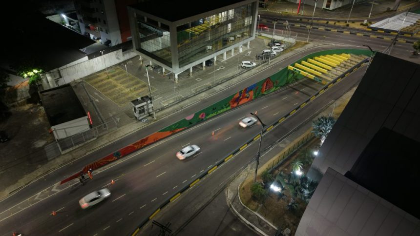 Prefeitura de Manaus moderniza e pinta viaduto Antônio Simões com grafite valorizando cultura local
