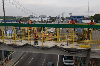 Prefeitura de Manaus acelera reconstrução da passarela Santos Dumont na avenida Torquato Tapajós