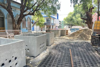 Obras em Manaus avançam na requalificação da Ferreira Pena para implantar a Rua Gastronômica e infraestrutura subterrânea