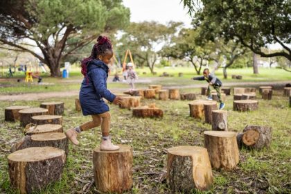 Lei 15.512/26 institui diretrizes para garantir o direito à natureza de crianças e adolescentes em políticas urbanas