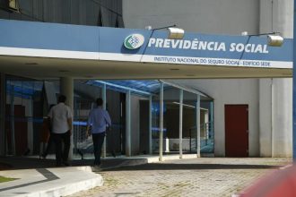 Projeto autoriza ligações gratuitas para centrais do INSS, Alô Trabalho, RPPU e eSocial em análise na Câmara