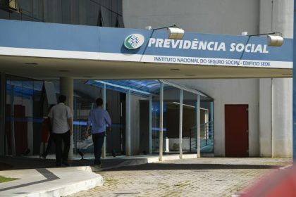 Projeto autoriza ligações gratuitas para centrais do INSS, Alô Trabalho, RPPU e eSocial em análise na Câmara