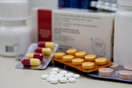 Projeto de lei 1677/26 institui programa contra desperdício de medicamentos no SUS para aprimorar gestão e reduzir perdas