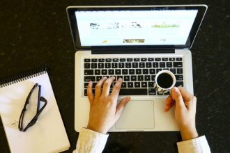 Câmara analisa projeto que regula plataformas de emprego para prevenir aliciamento e fraudes