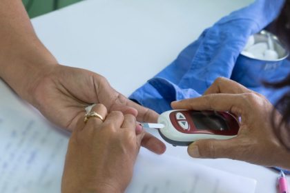 Projeto que inclui assistência a doenças crônicas não transmissíveis no SUS avança na Câmara