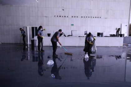 Projeto de Lei 3361/26 propõe reserva de vagas para mulheres em contratos de serviços contínuos com 30% das vagas