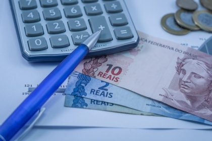 Orçamento de 2027 indica despesas com pessoal R$ 2 bilhões acima dos limites calculados pelo Executivo