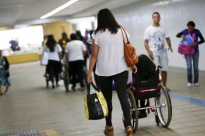 Câmara analisa projeto que garante prioridade de matrícula ao aluno com deficiência em escola de tempo integral mais próxima