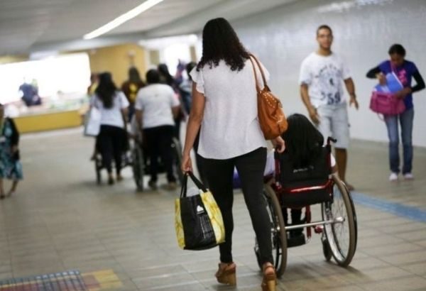 Câmara analisa projeto que garante prioridade de matrícula ao aluno com deficiência em escola de tempo integral mais próxima