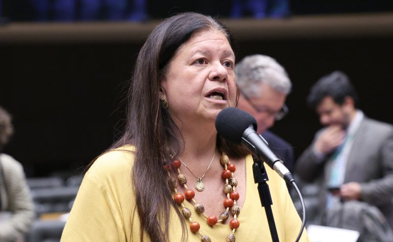 Câmara aprova na CCJ texto que garante gratuidade da justiça a pacientes com neoplasia maligna e pessoas com deficiência