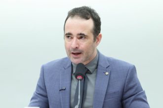 Comissão da Câmara aprova Auxílio Mãe Atípica de R$ 600 para cuidadores de crianças com deficiência