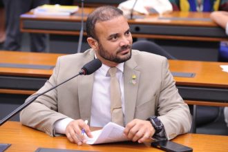 Câmara aprova mudança no Estatuto do Desarmamento para ampliar porte de arma de fogo entre servidores públicos