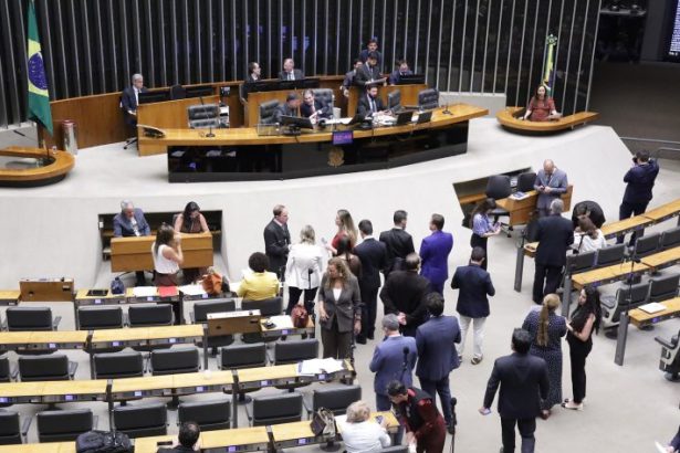 Câmara aprova transformação de cargos e cria funções comissionadas para o TRT da 18ª Região
