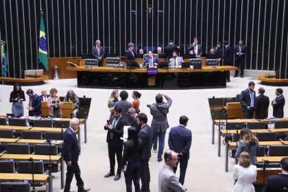 Câmara aprova Medida Provisória 1357/26 que zera imposto em remessas até 50 dólares e envia texto ao Senado