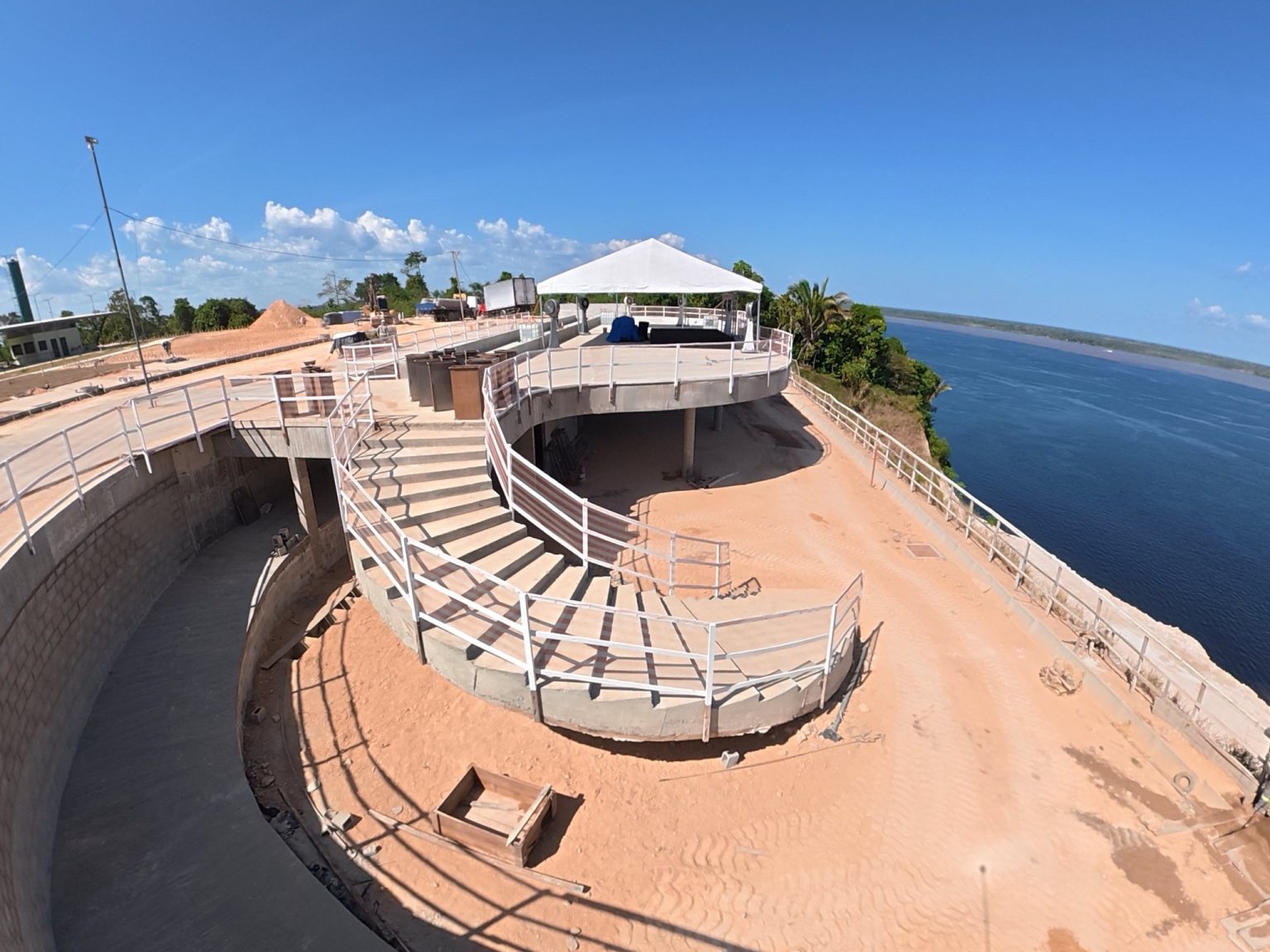 Parque Encontro das Águas avança para concretagem das estruturas projetadas por Oscar Niemeyer em Manaus