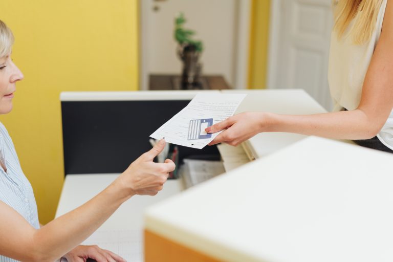 Projeto de Lei proíbe cobrança de consultas de retorno enquanto exames solicitados permanecerem válidos
