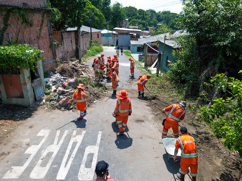Prefeitura de Manaus intensifica limpeza urbana na zona Leste com ações em avenidas do Valparaíso