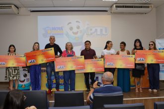 IPTU Premiado de Manaus entrega cheques simbólicos a contribuintes e reforça incentivo ao pagamento em dia