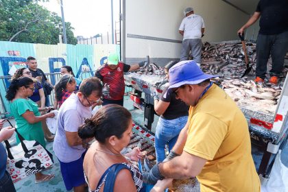 Programa Jaraqui da Gente distribui 70 mil peixes a 4,5 mil famílias na zona Leste de Manaus