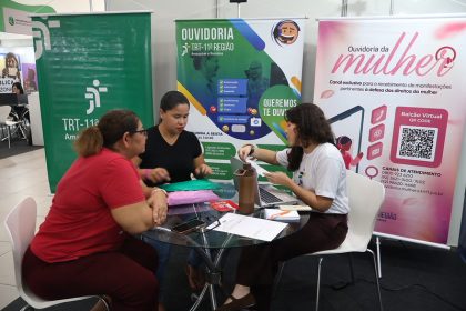 TRT-11 leva orientações, cartilha e atendimento sobre direitos trabalhistas na Expo Mulher e Conferência em Manaus