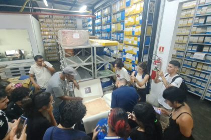 Estudantes da UFAM visitam Arquivo Central Júlia Mourão de Brito e conhecem ações de preservação e digitalização do acervo do TJAM