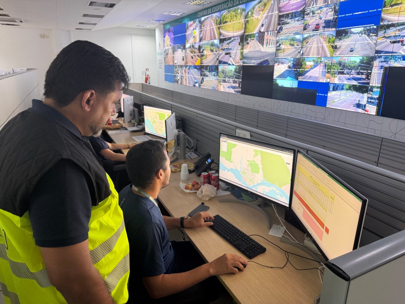 Prefeitura de Manaus monitora transporte público e trânsito no primeiro turno das eleições