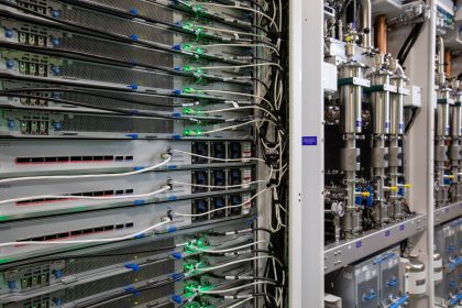 Azure Maia entra em produção com Maia 200 em operação e Maia 300 previsto para 2027 em larga escala