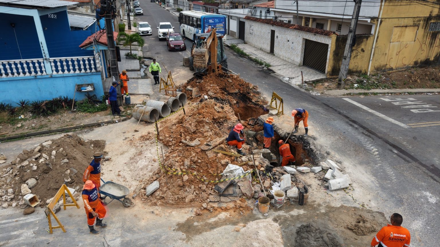 Prefeitura de Manaus conclui recuperação da rede de drenagem na rua Comandante Paulo Varella