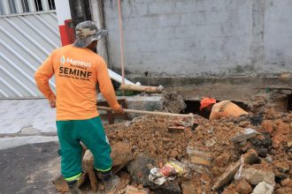 Prefeitura de Manaus realiza recuperação da drenagem na travessa Belo Horizonte em Compensa 2 para restabelecer escoamento das águas