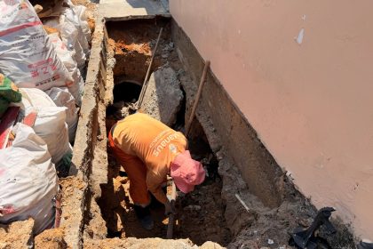 Prefeitura de Manaus recupera trecho da rede de drenagem na rua Ademar de Barros e melhora escoamento das águas pluviais