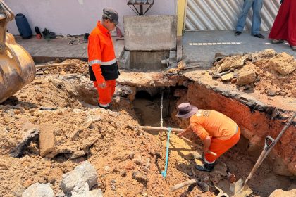 Prefeitura de Manaus inicia recuperação da rede de drenagem na rua Princesa Leopoldina para melhorar escoamento e preservar vias