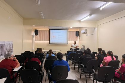 Prefeitura de Manaus atualiza preparo e administração de medicamentos endovenosos em recém-nascidos na Maternidade Dr. Moura Tapajóz