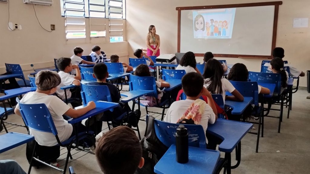 Manaus executa cinco ações prioritárias do Programa Saúde na Escola em 63% das 350 escolas e garante repasse integral