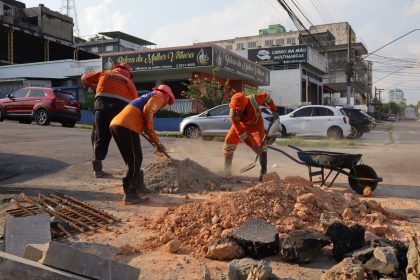 Manaus inicia recuperação da base de caixa coletora após chuvas no bairro Praça 14 de Janeiro