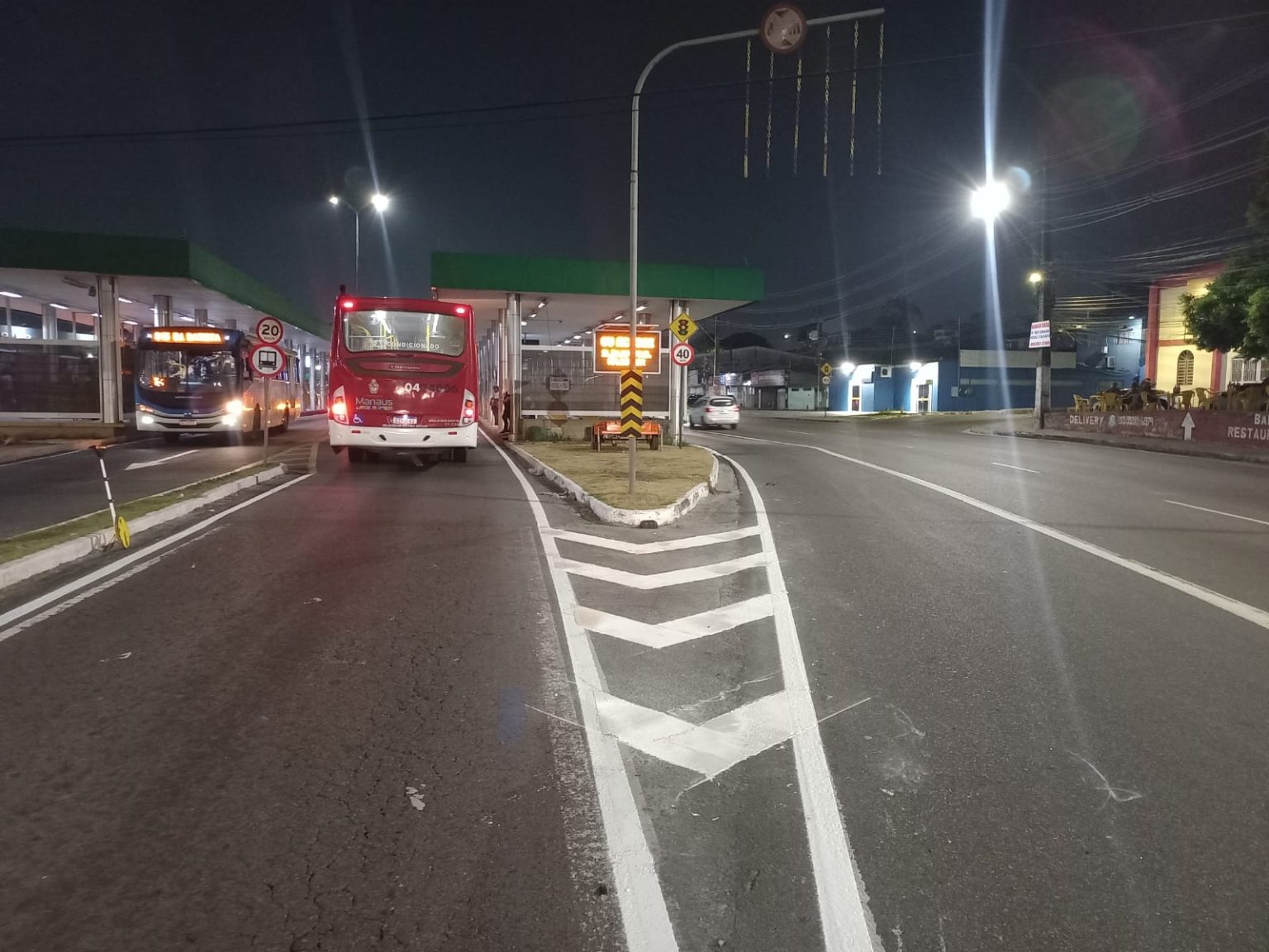 Prefeitura de Manaus realiza manutenção da sinalização viária em diferentes pontos da cidade nos primeiros dias de outubro