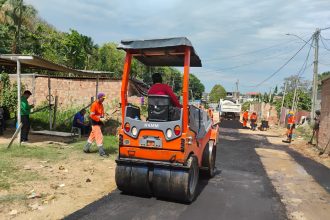 Recuperação asfáltica na travessa 33 melhora circulação e preserva infraestrutura urbana no Lírio do Vale em Manaus