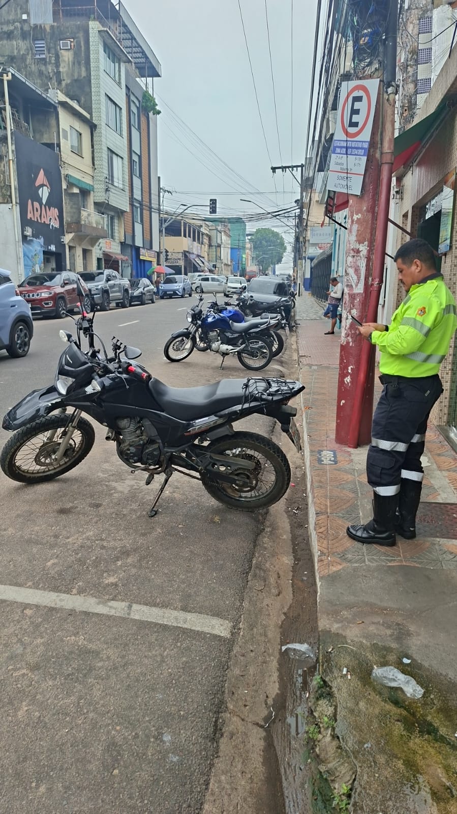 Fiscalização do IMMU registra 16 autuações por estacionamento irregular no centro de Manaus