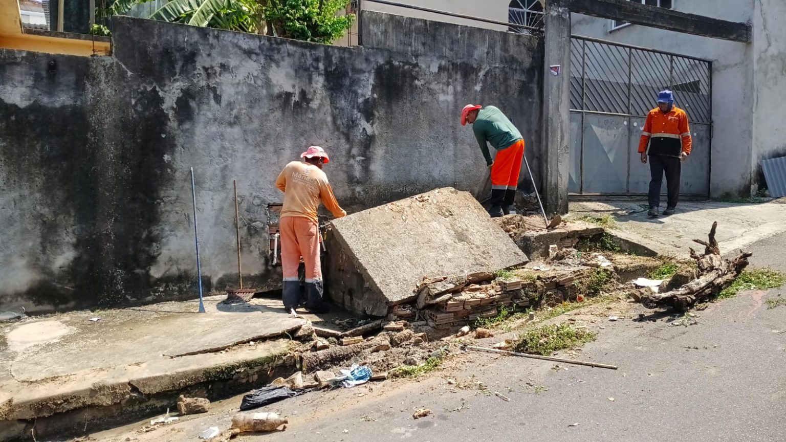 Prefeitura de Manaus inicia manutenção da drenagem na rua Arthur Virgílio no bairro Vila da Prata